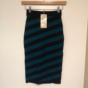 NEW Jenn Sweater Pencil Skirt. Small
